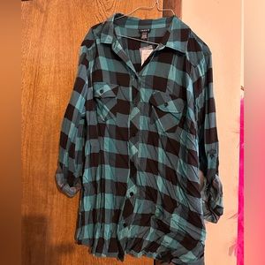 Torrid teal plaid camp shirt. NWT. Size2.